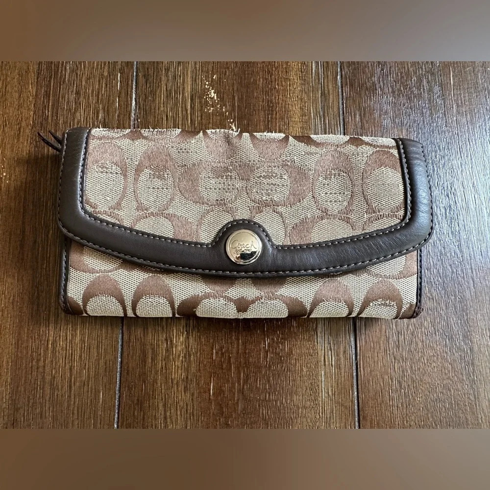 Coach signature logo wallet